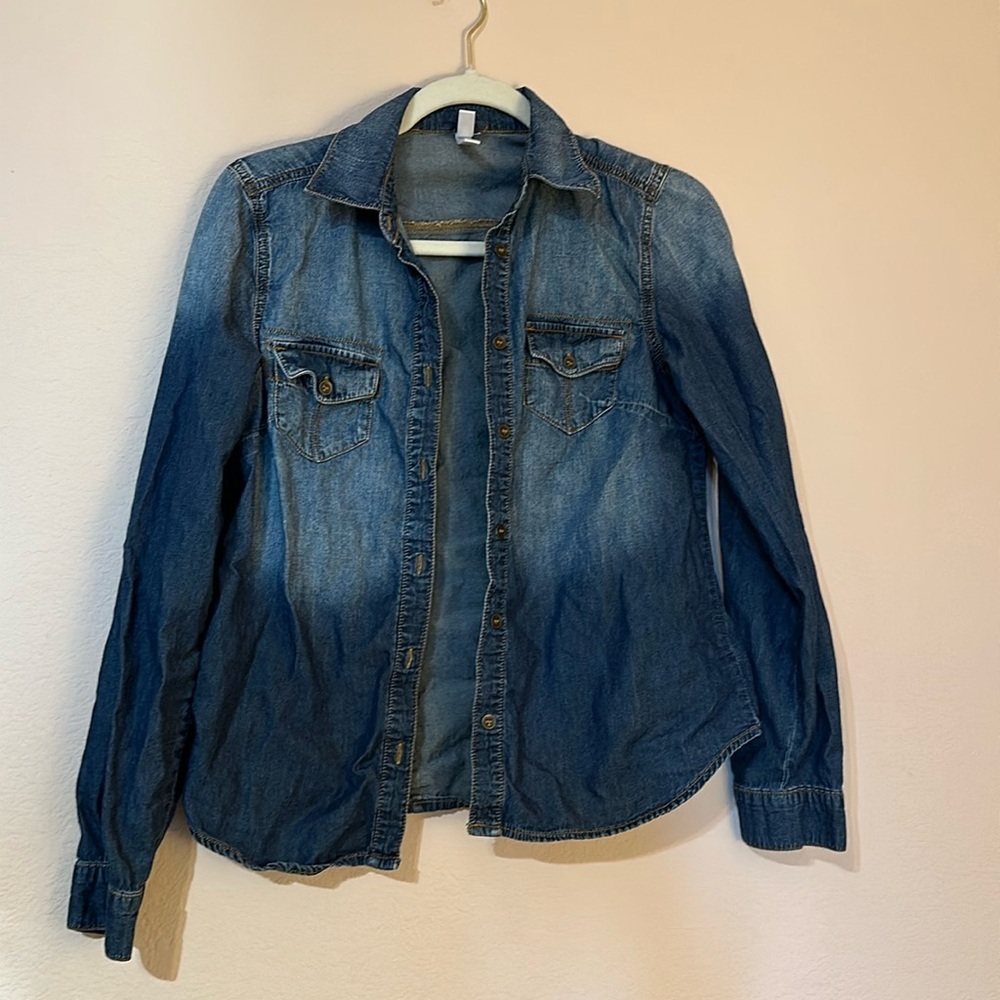 Women’s button up